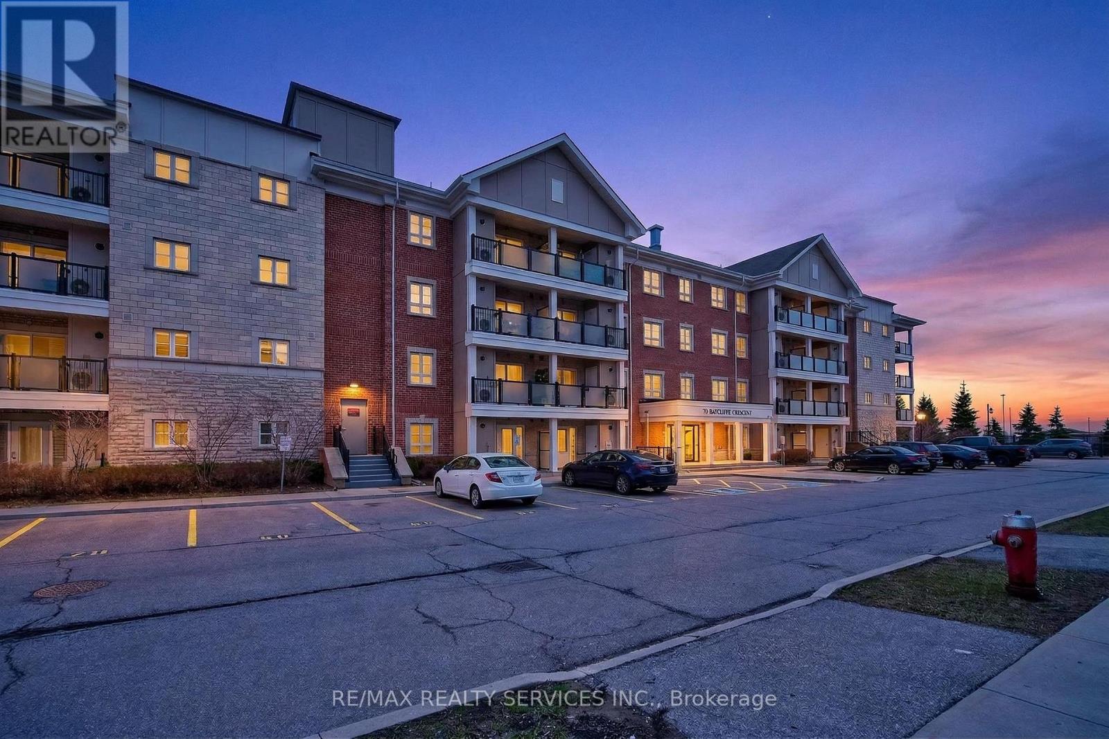 301 - 70 Baycliffe Crescent, Brampton, Ontario  L7A 0Z5 - Photo 4 - W12965318