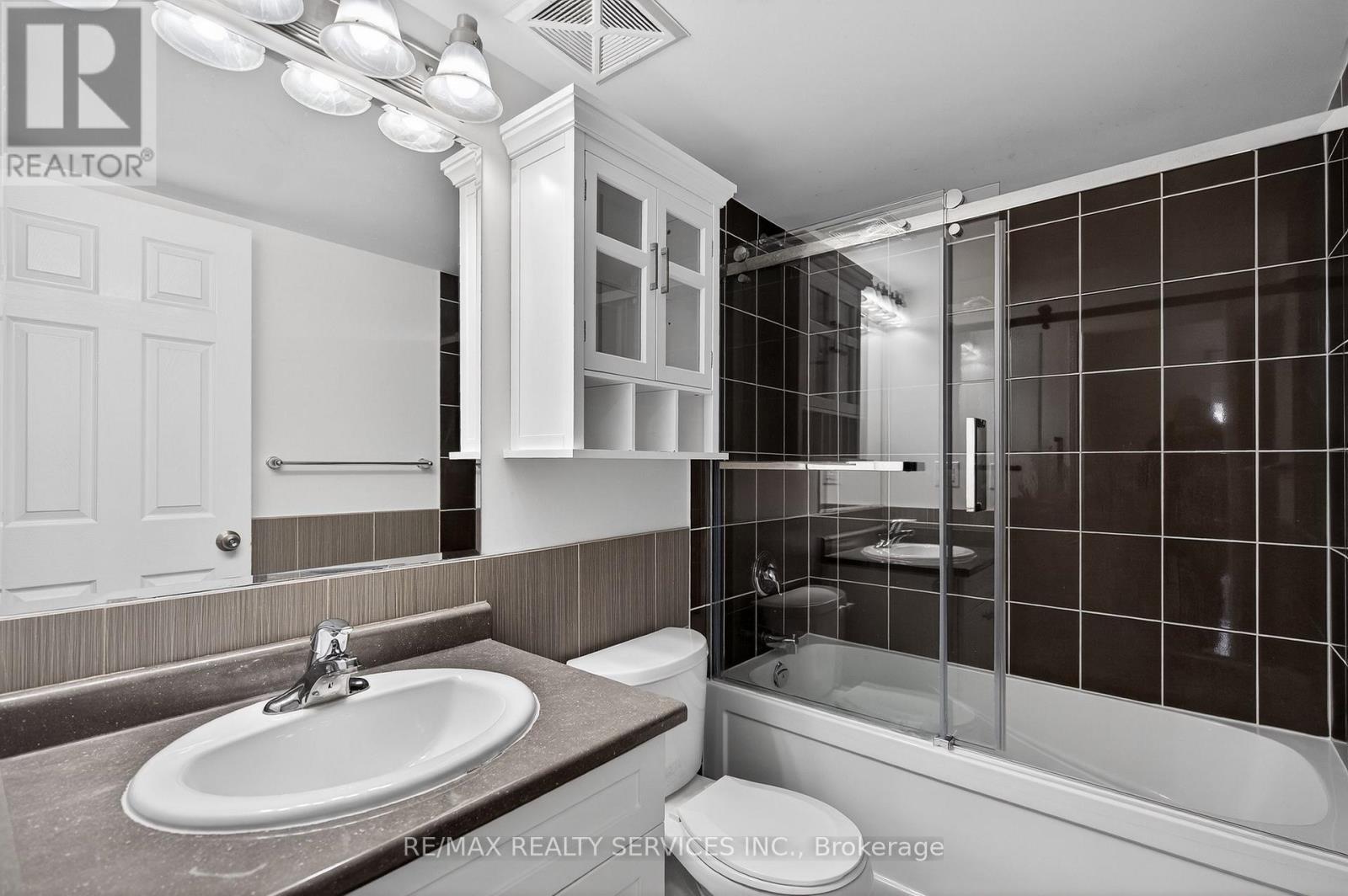 301 - 70 Baycliffe Crescent, Brampton, Ontario  L7A 0Z5 - Photo 47 - W12965318