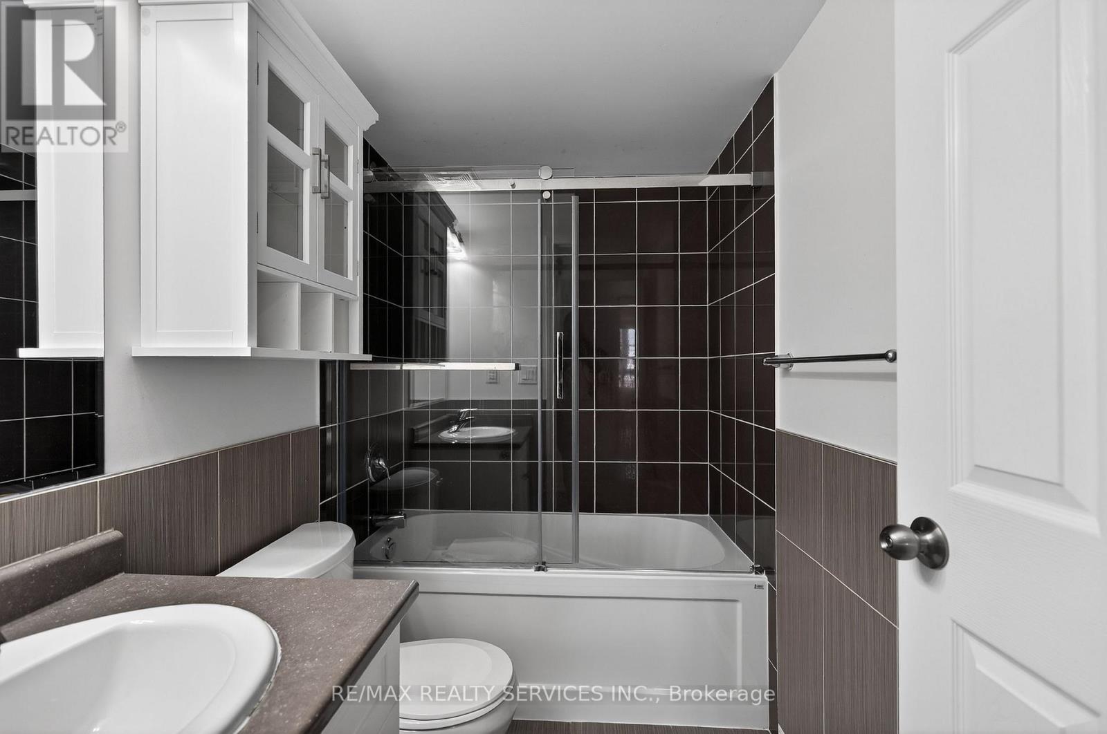 301 - 70 Baycliffe Crescent, Brampton, Ontario  L7A 0Z5 - Photo 48 - W12965318