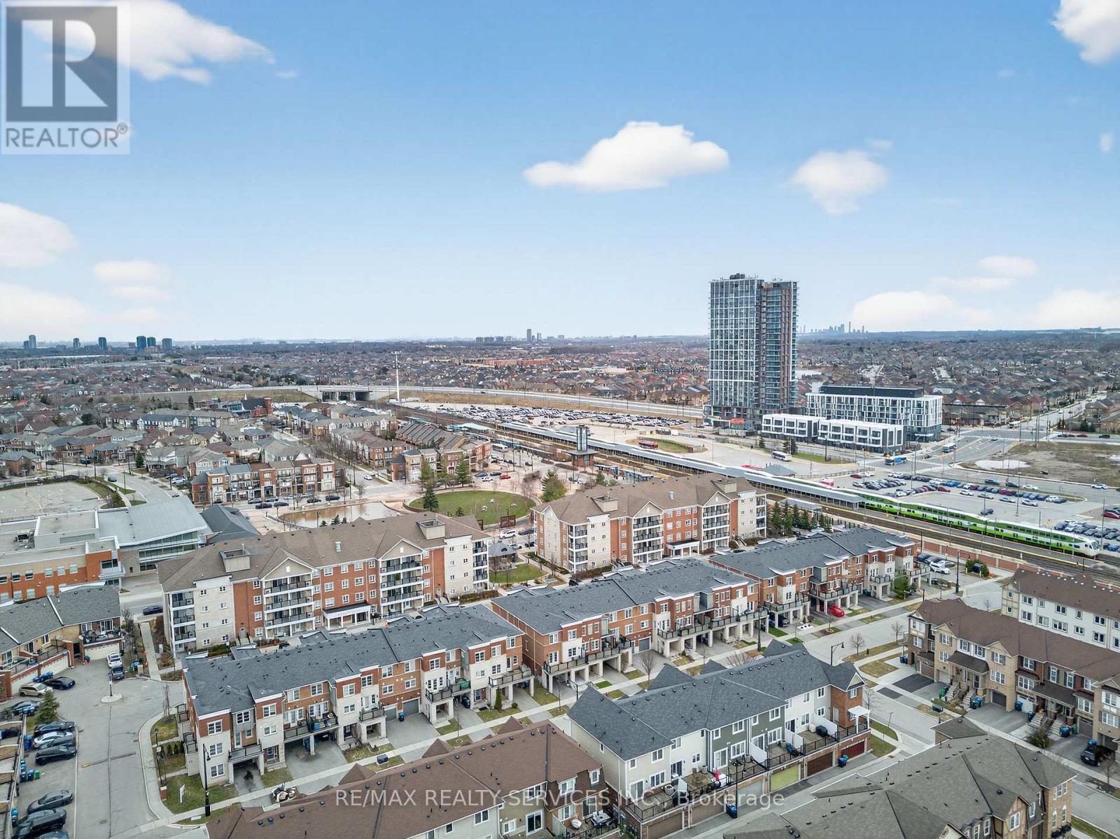 301 - 70 Baycliffe Crescent, Brampton, Ontario  L7A 0Z5 - Photo 9 - W12965318