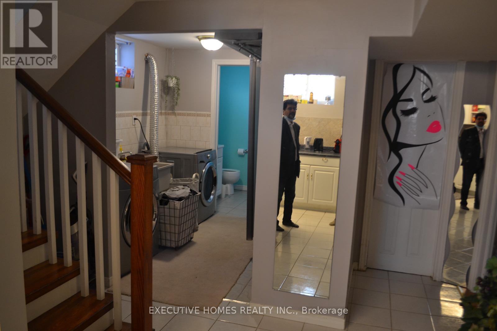 Basement - 1165 Ogden Avenue, Mississauga, Ontario  L5E 2G8 - Photo 5 - W12965324