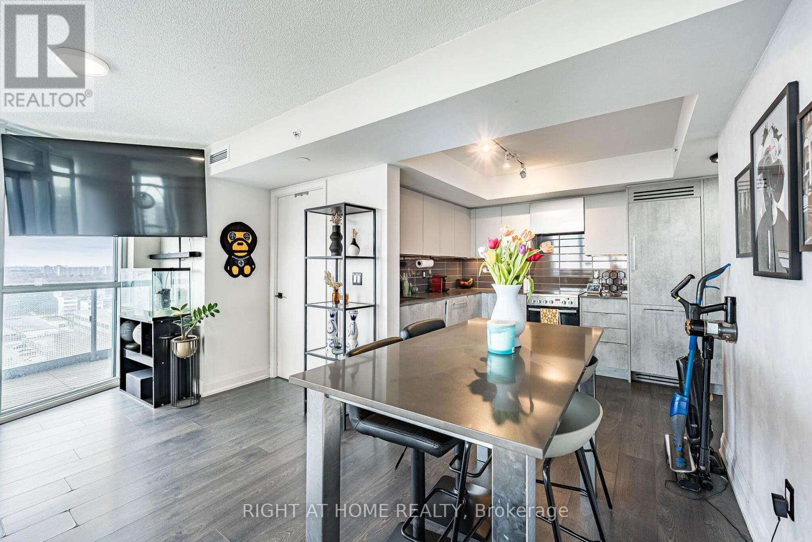 1309 - 30 Gibbs Road, Toronto, Ontario  M9B 0E4 - Photo 11 - W12965344