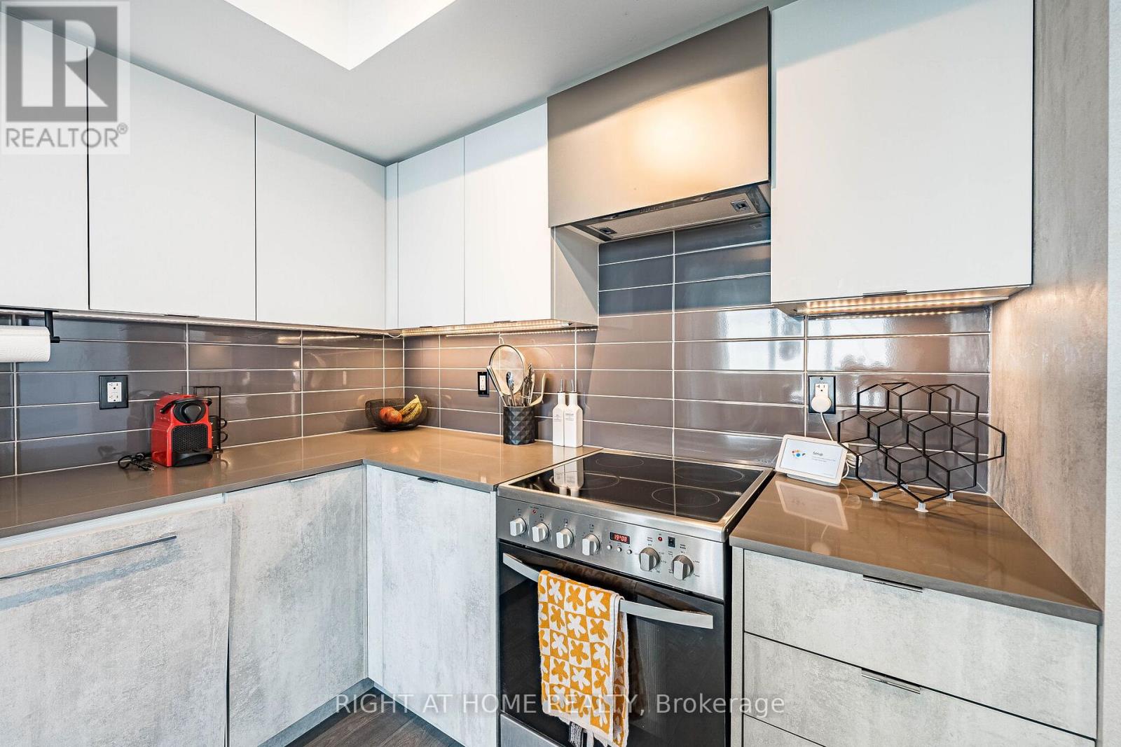 1309 - 30 Gibbs Road, Toronto, Ontario  M9B 0E4 - Photo 5 - W12965344