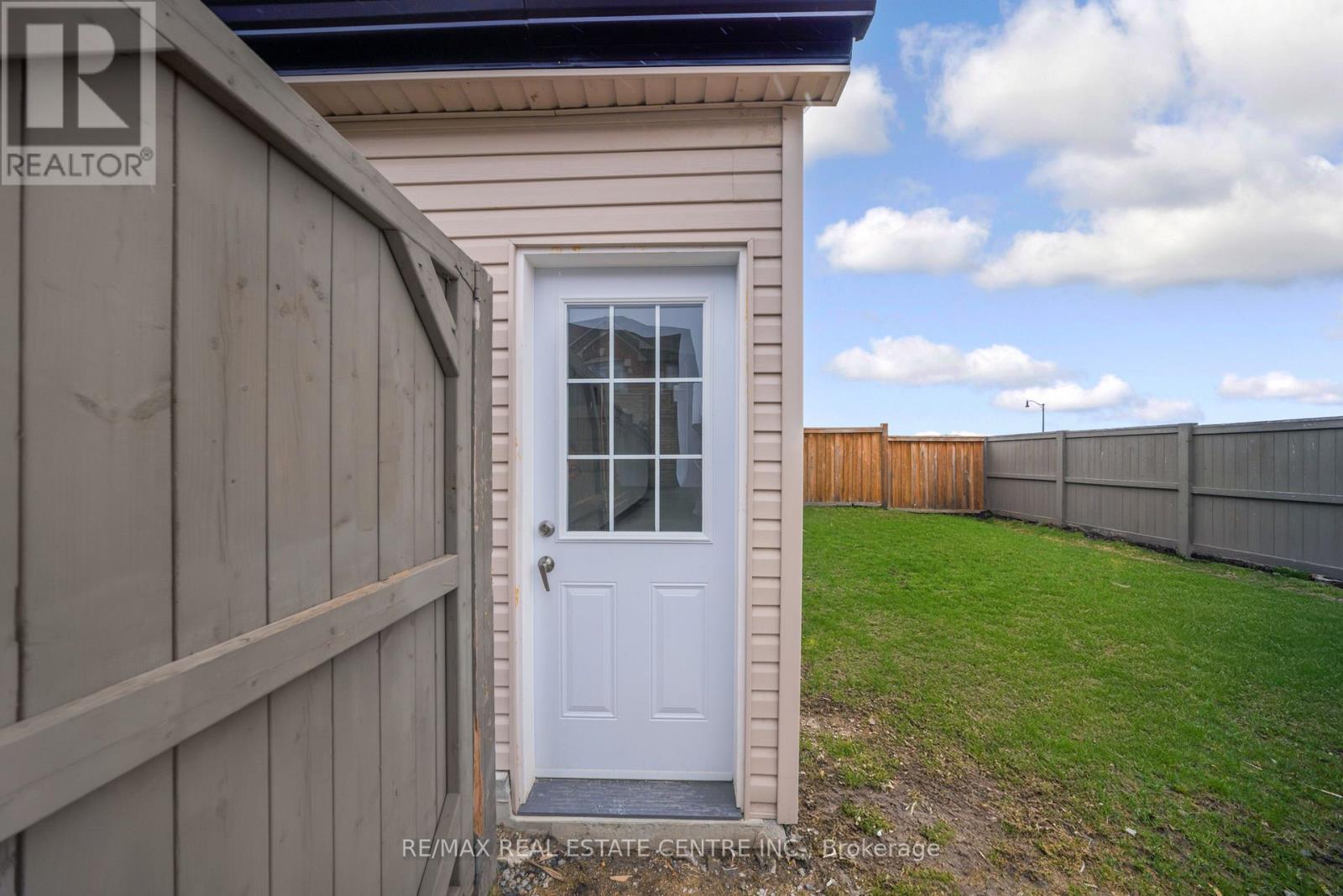 51 Circus Crescent, Brampton, Ontario  L7A 0H1 - Photo 3 - W12965384