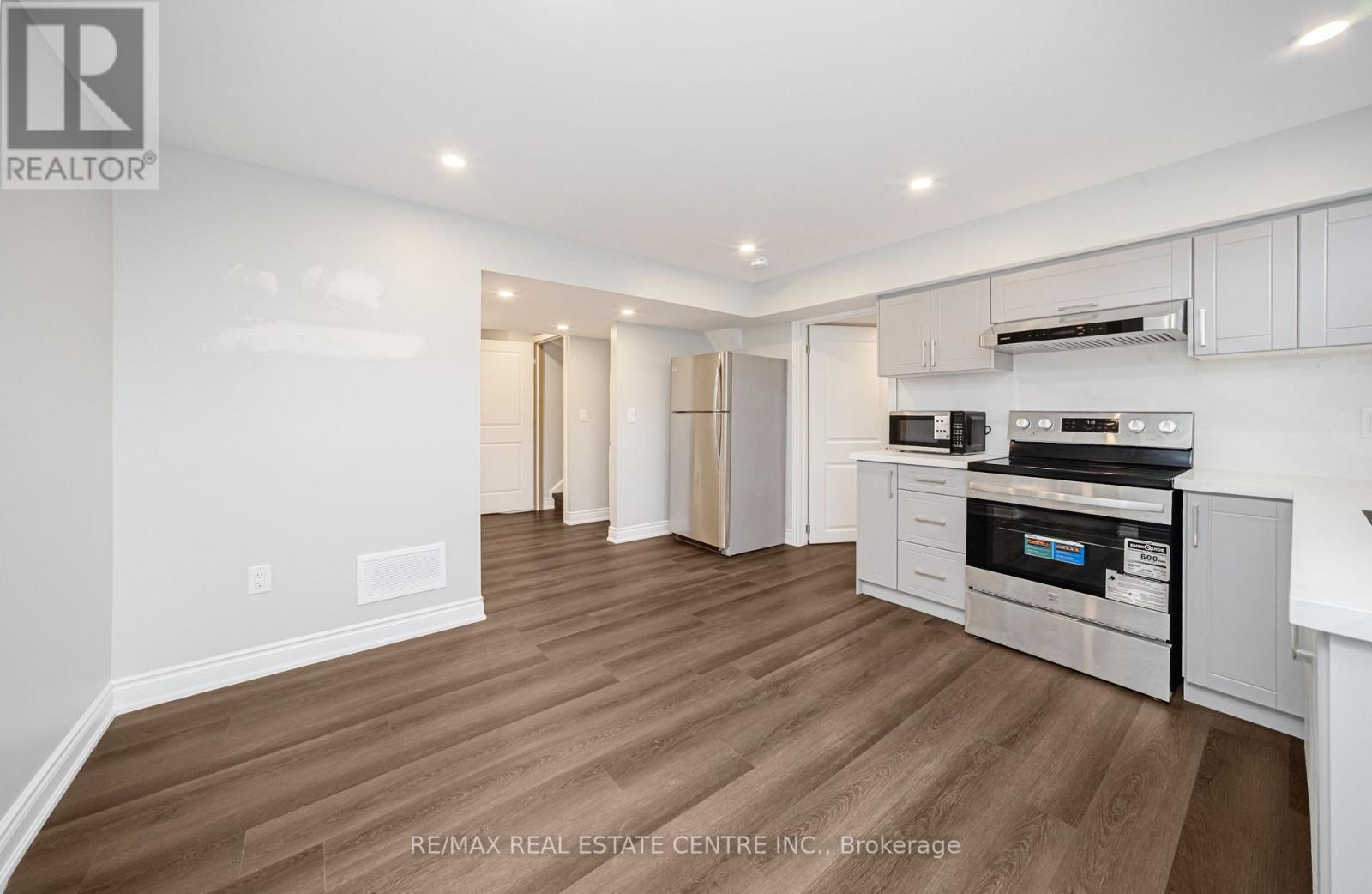 51 Circus Crescent, Brampton, Ontario  L7A 0H1 - Photo 6 - W12965384