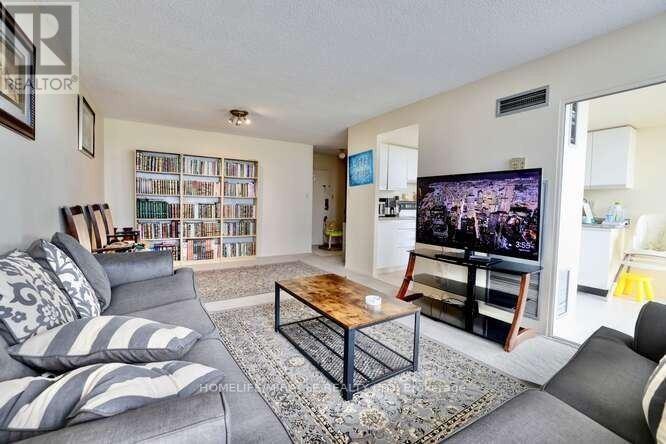 2009 - 10 Markbrook Lane, Toronto, Ontario  M9V 5E3 - Photo 3 - W12965394