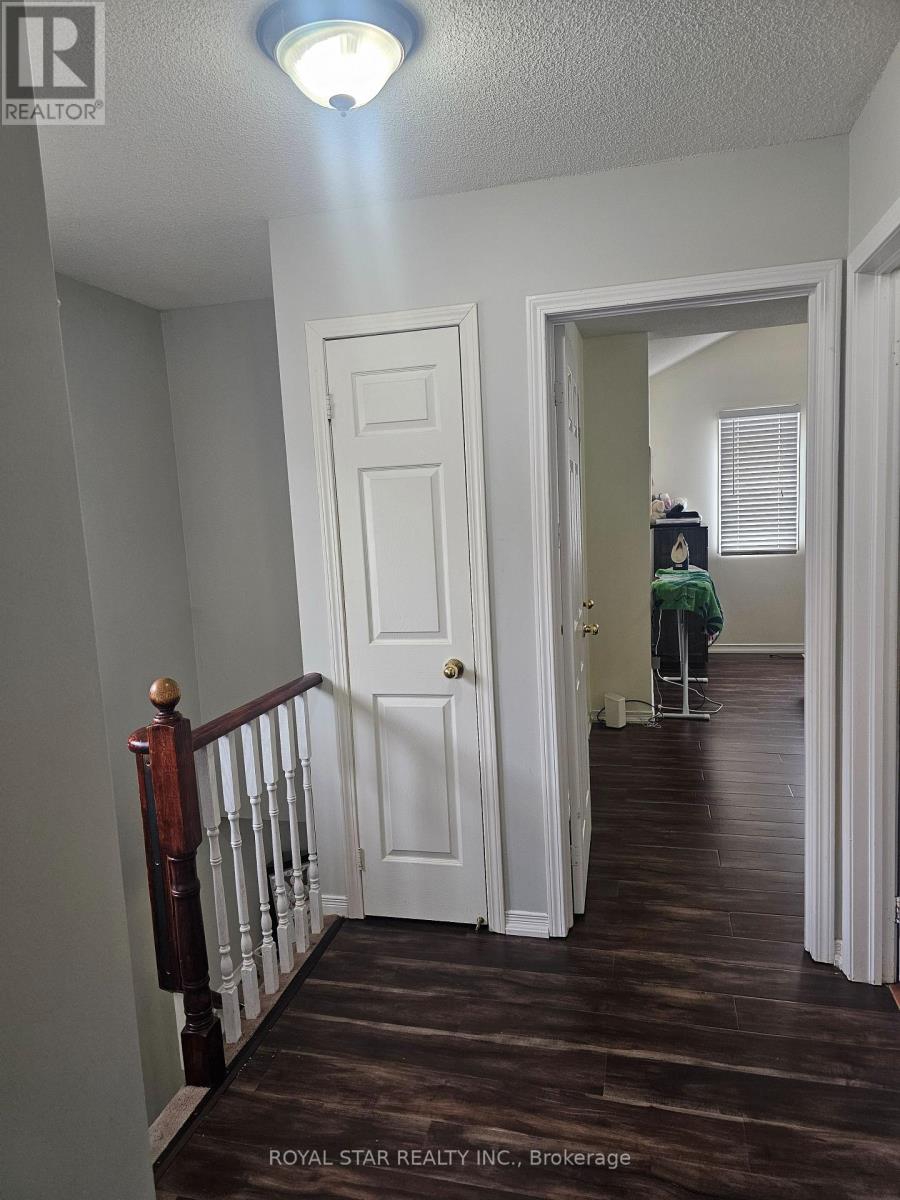 33 Coppermill Drive, Brampton, Ontario  L7A 1N1 - Photo 7 - W12965408