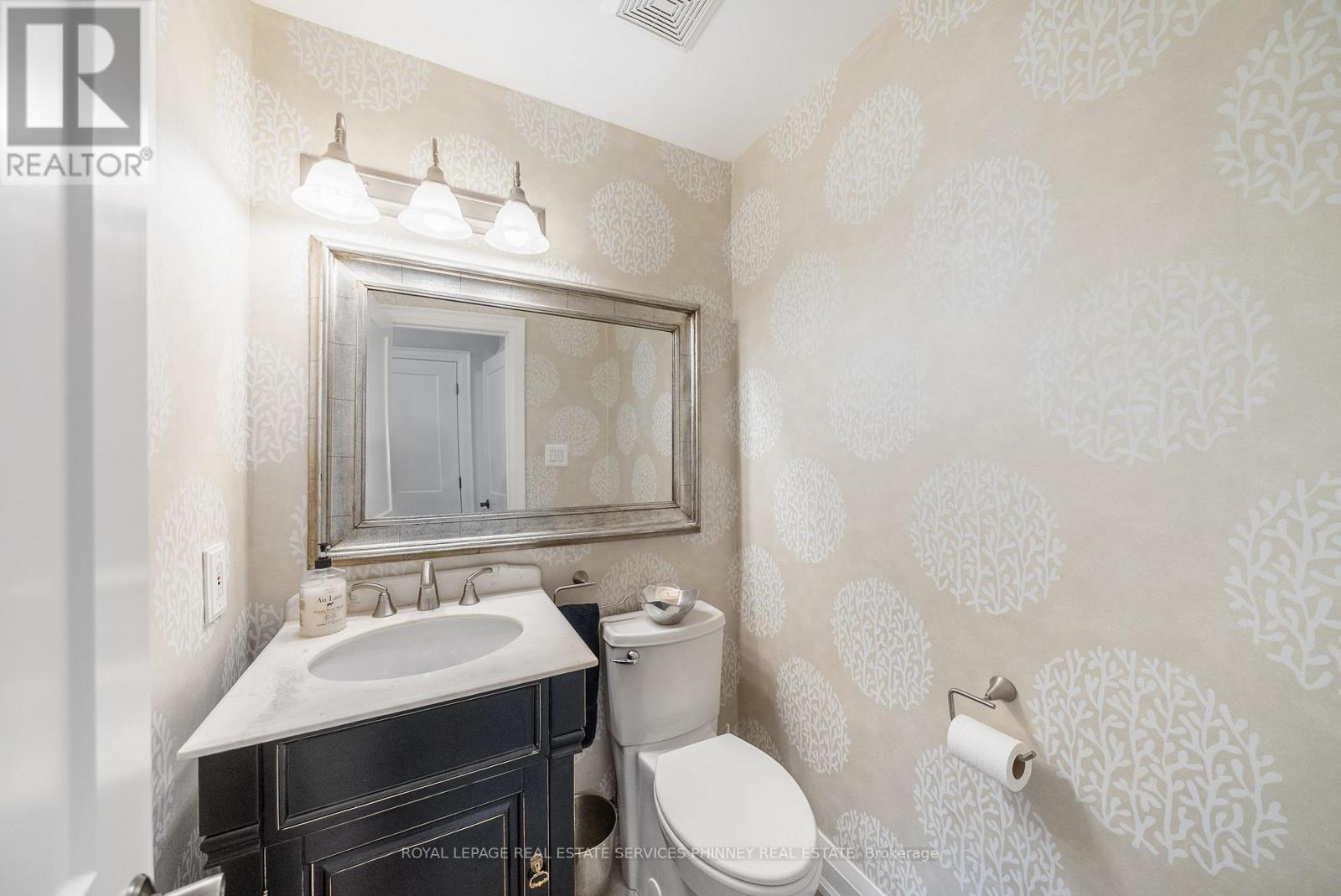 2400 Eden Valley Drive, Oakville, Ontario  L6H 6K9 - Photo 20 - W12965414