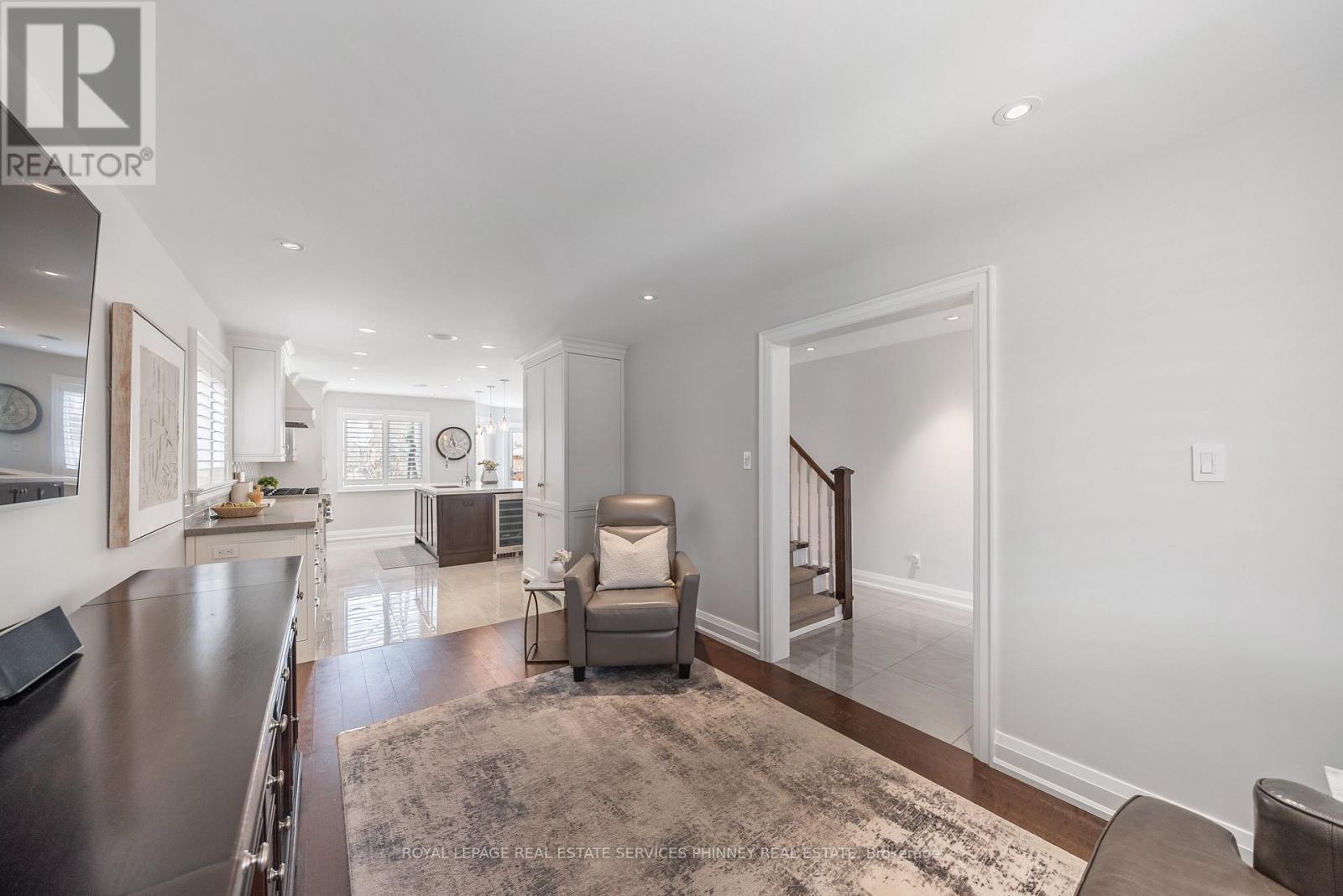 2400 Eden Valley Drive, Oakville, Ontario  L6H 6K9 - Photo 7 - W12965414