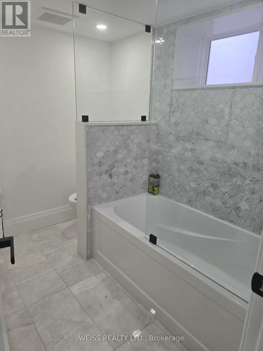 199 Glengarry Avenue, Toronto, Ontario  M5M 1E1 - Photo 32 - C12964770