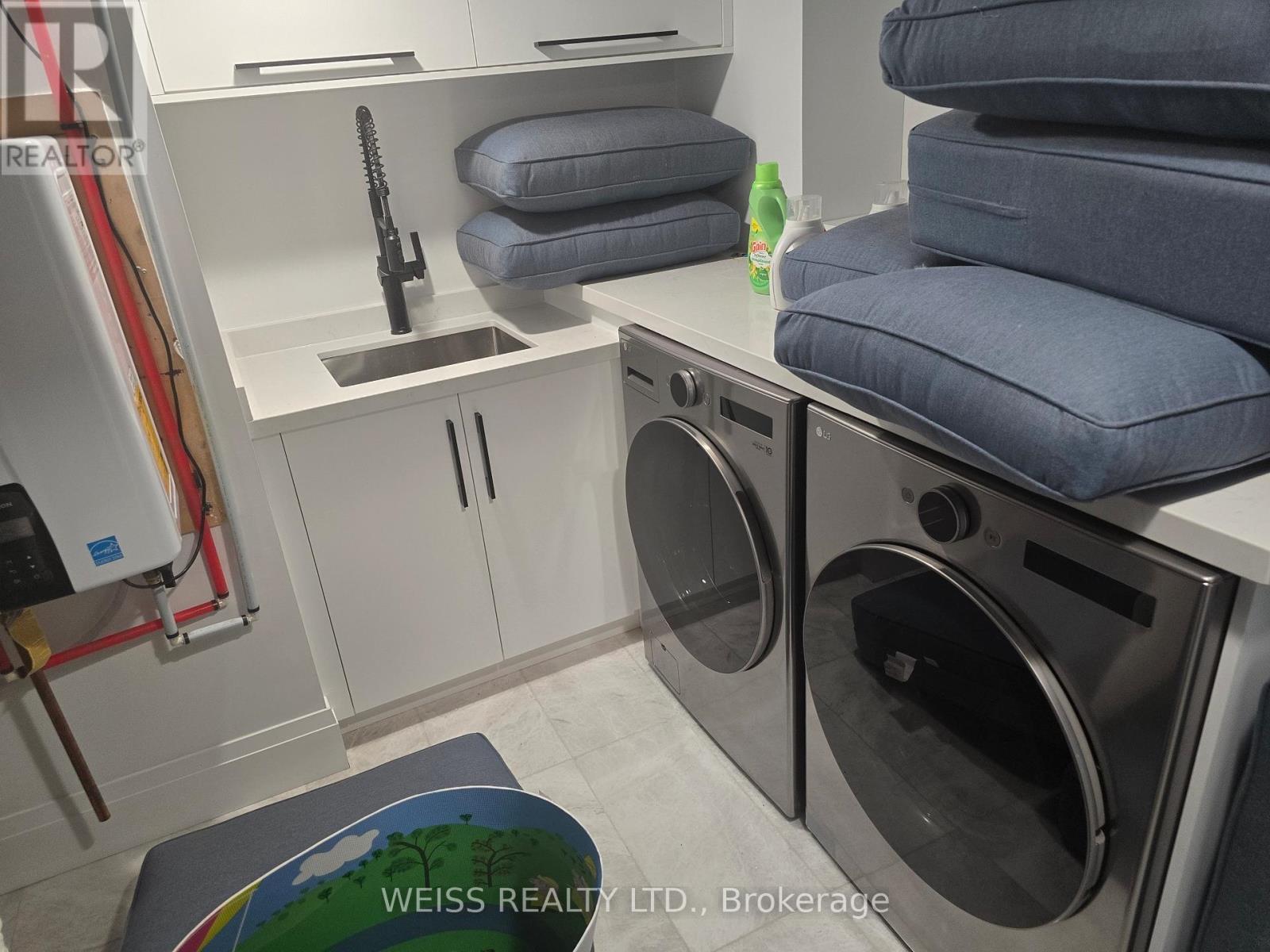 199 Glengarry Avenue, Toronto, Ontario  M5M 1E1 - Photo 36 - C12964770