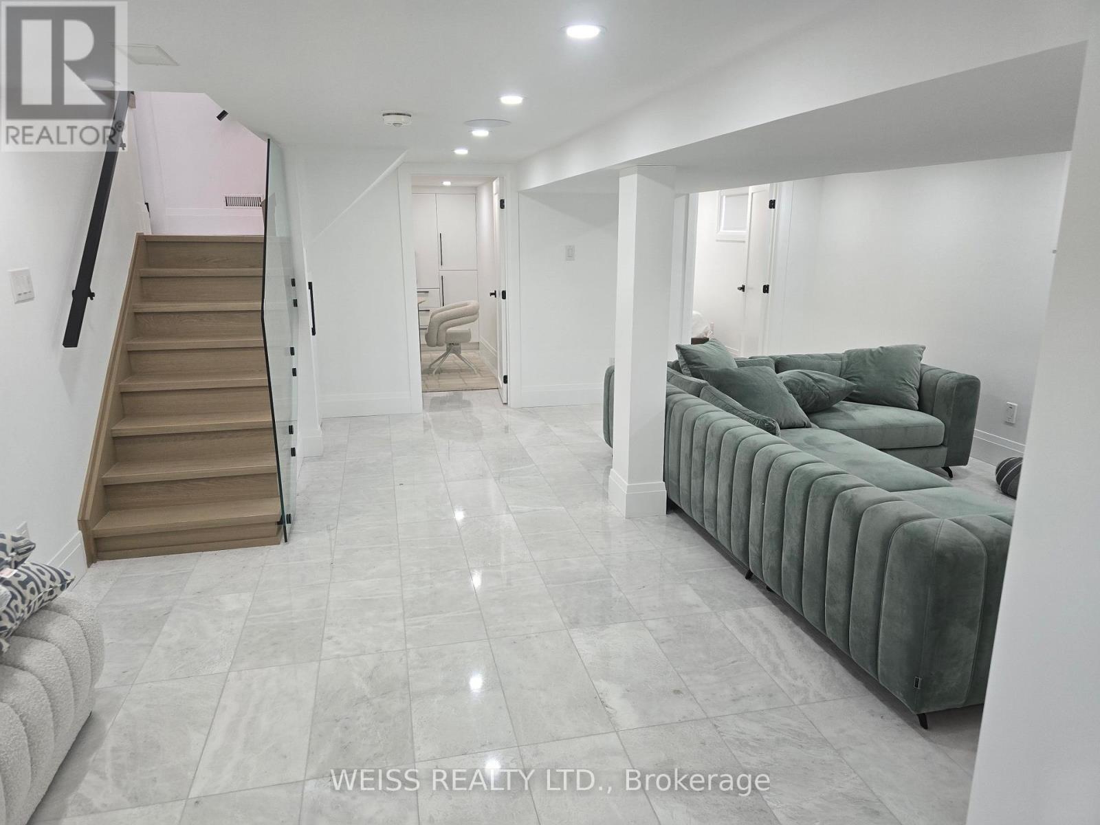 199 Glengarry Avenue, Toronto, Ontario  M5M 1E1 - Photo 35 - C12964770