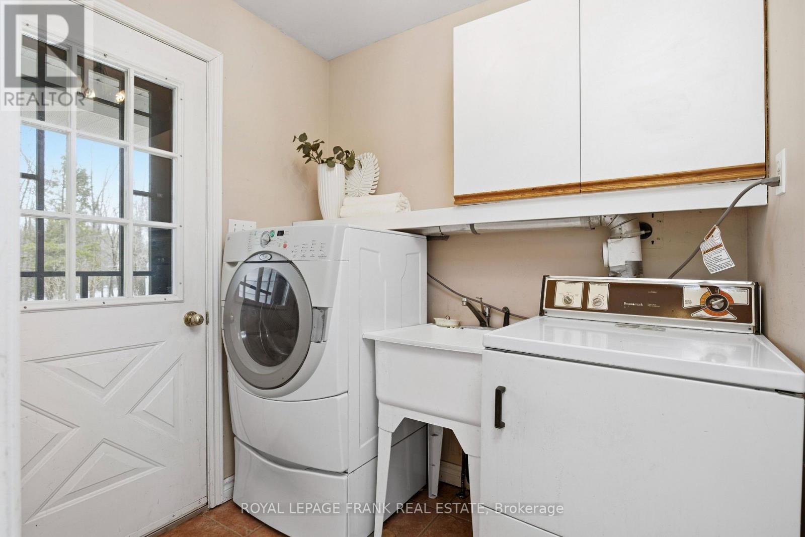 321 County Rd 24 Road, Kawartha Lakes (Verulam), Ontario  K0M 1A0 - Photo 27 - X12963284