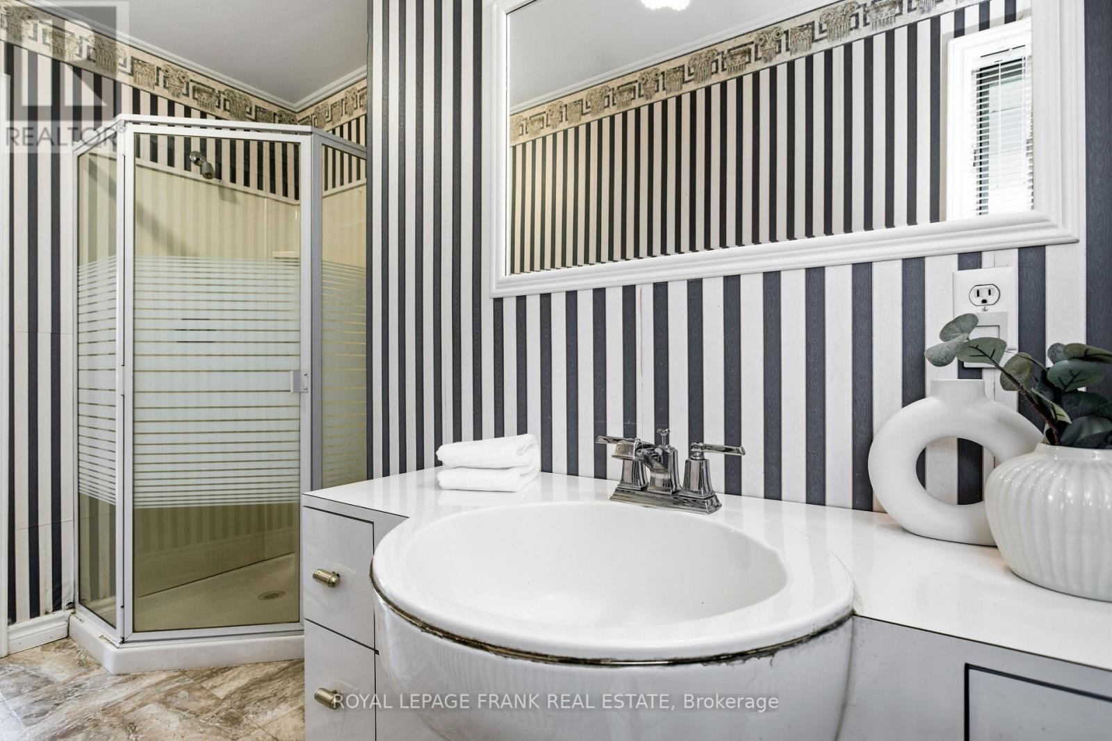 321 County Rd 24 Road, Kawartha Lakes (Verulam), Ontario  K0M 1A0 - Photo 26 - X12963284