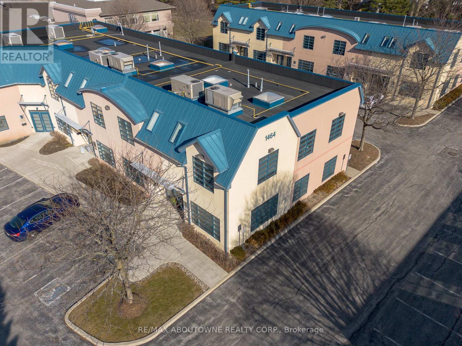 1 - 1464 Cornwall Road, Oakville, Ontario  L6J 7W5 - Photo 2 - W12909098