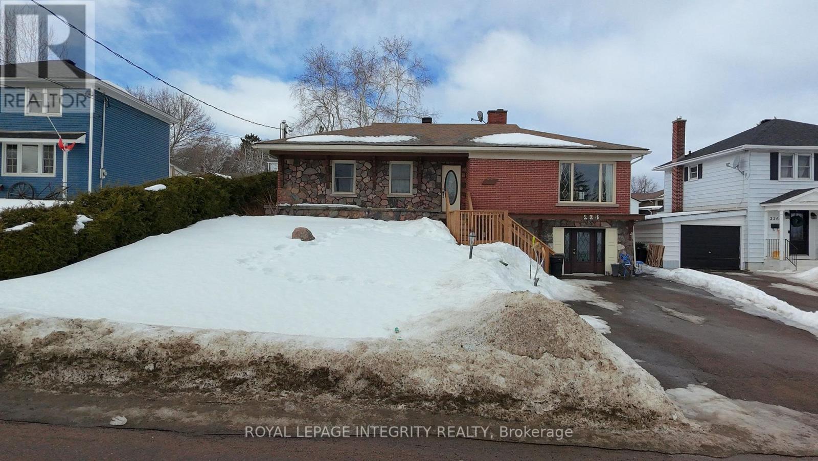 228 Clemow Avenue, Pembroke, Ontario  K8A 2C8 - Photo 6 - X12876474