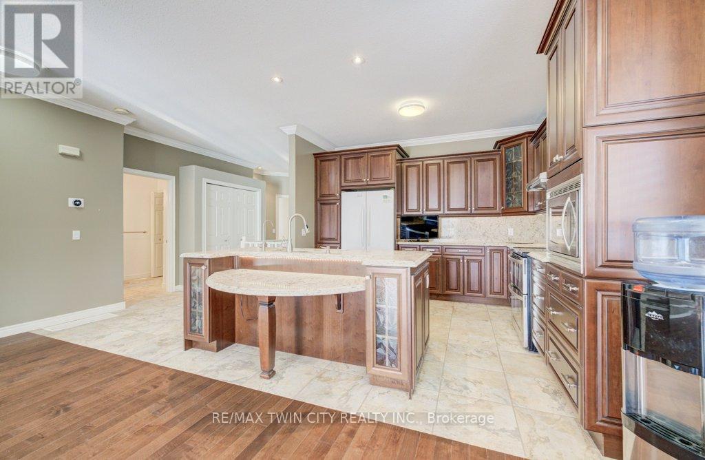 17 - 20 Isherwood Avenue, Cambridge, Ontario  N1R 8P9 - Photo 7 - X12964974