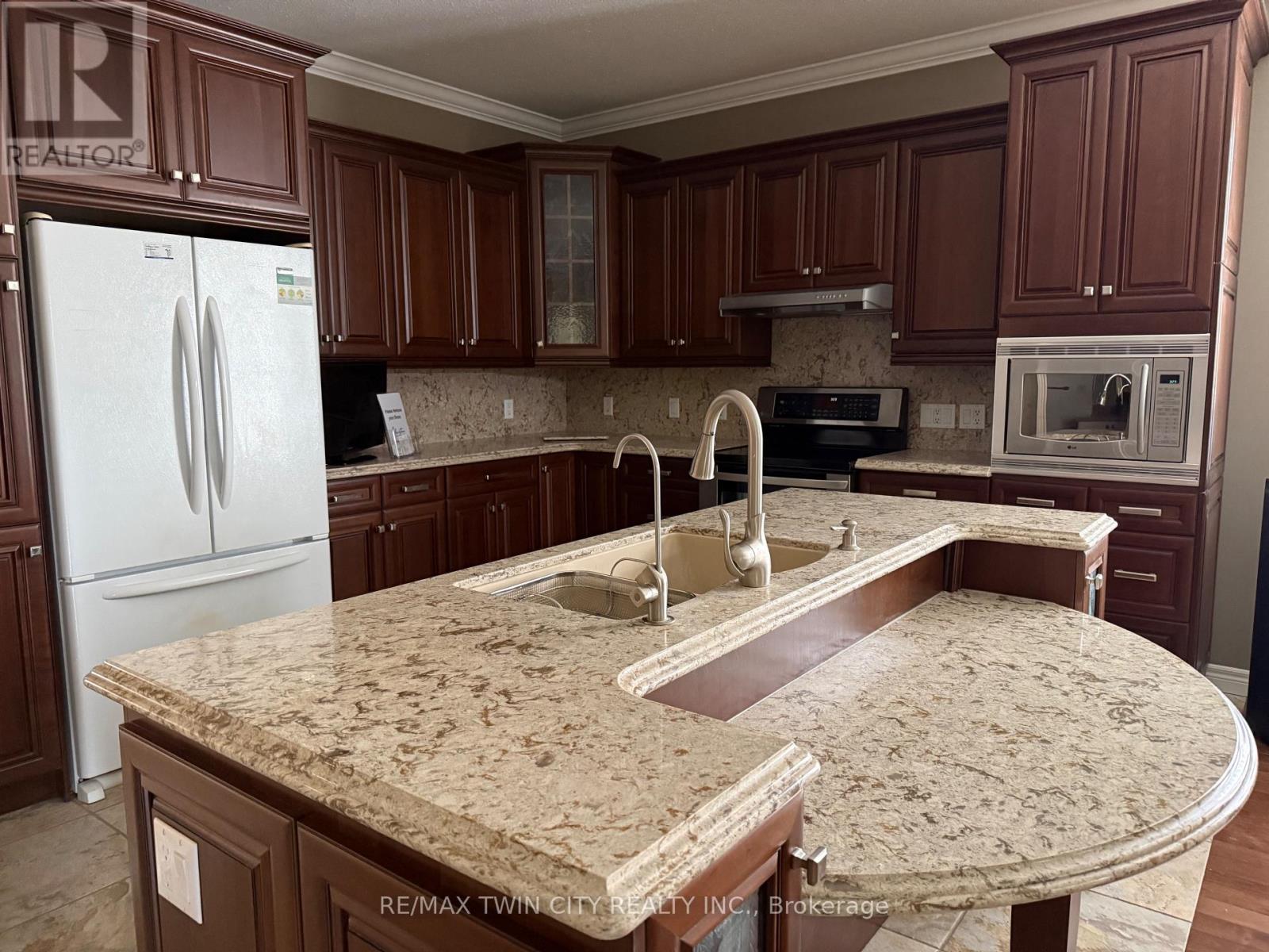 17 - 20 Isherwood Avenue, Cambridge, Ontario  N1R 8P9 - Photo 8 - X12964974