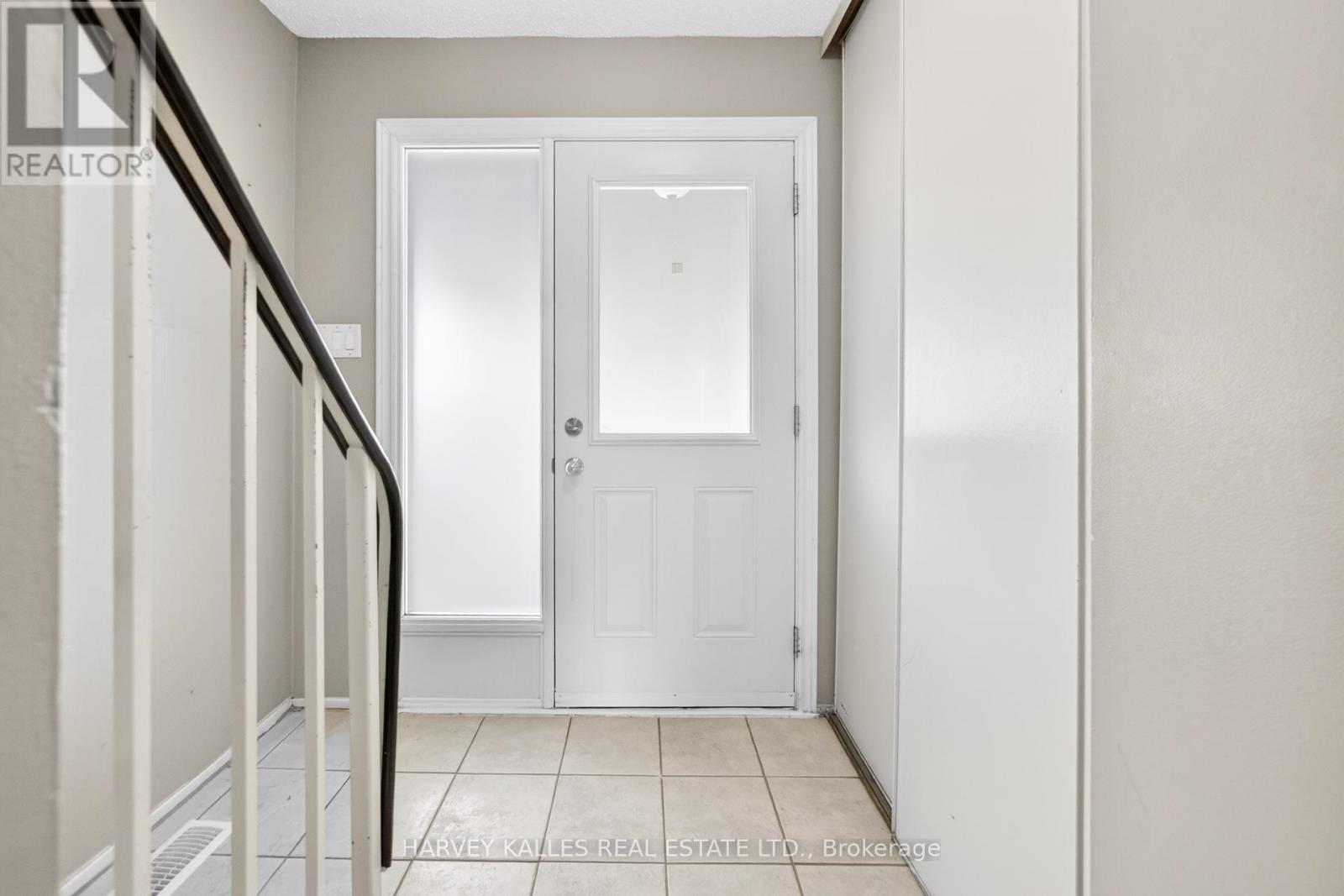 56 - 135 Chalmers Street S, Cambridge, Ontario  N1R 6M2 - Photo 4 - X12964978