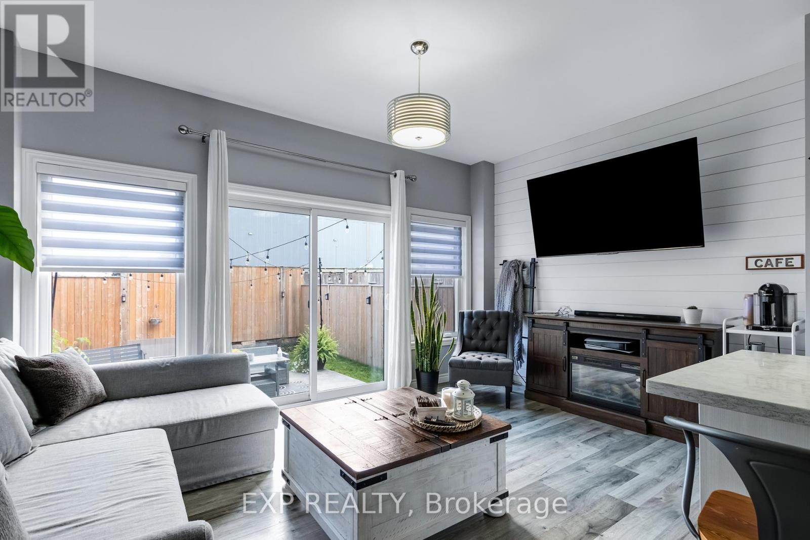 688 Dunn Avenue, Hamilton, Ontario  L8H 6M6 - Photo 4 - X12965022