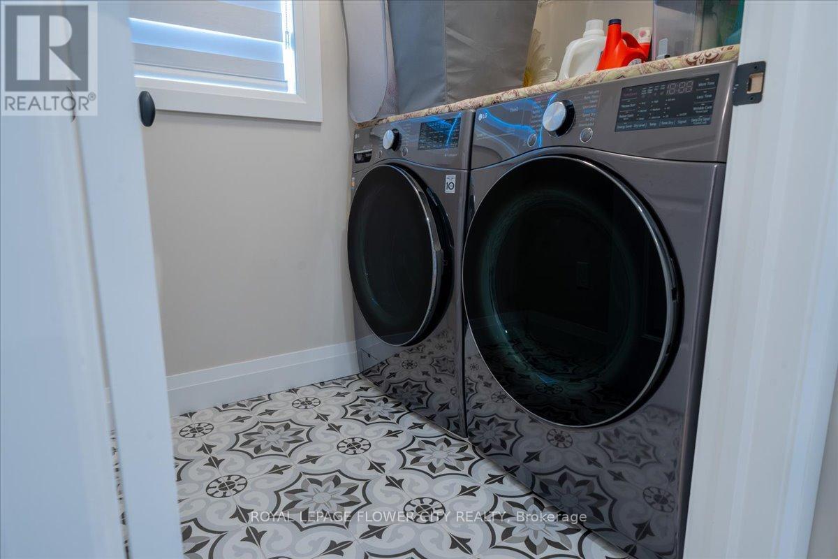 430 Wellington Street E, Wellington North, Ontario  N0G 2L4 - Photo 21 - X12965078