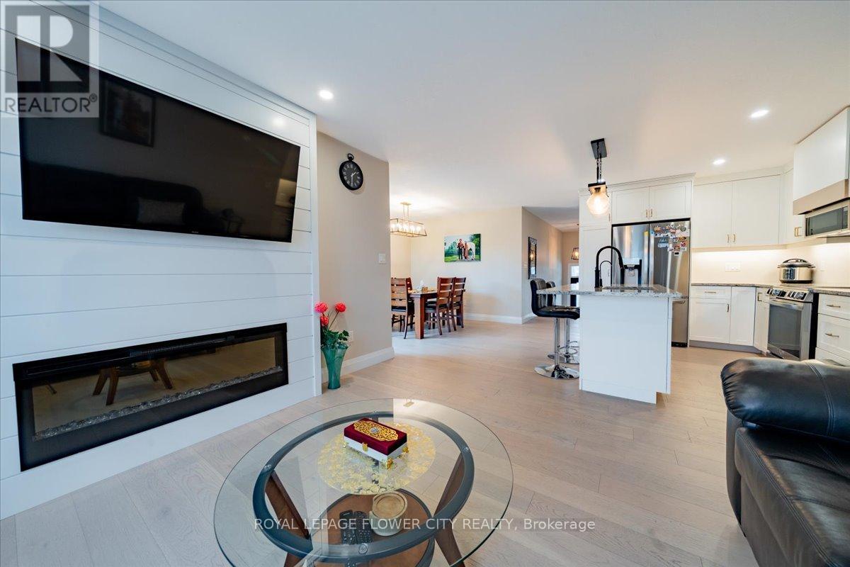 430 Wellington Street E, Wellington North, Ontario  N0G 2L4 - Photo 7 - X12965078