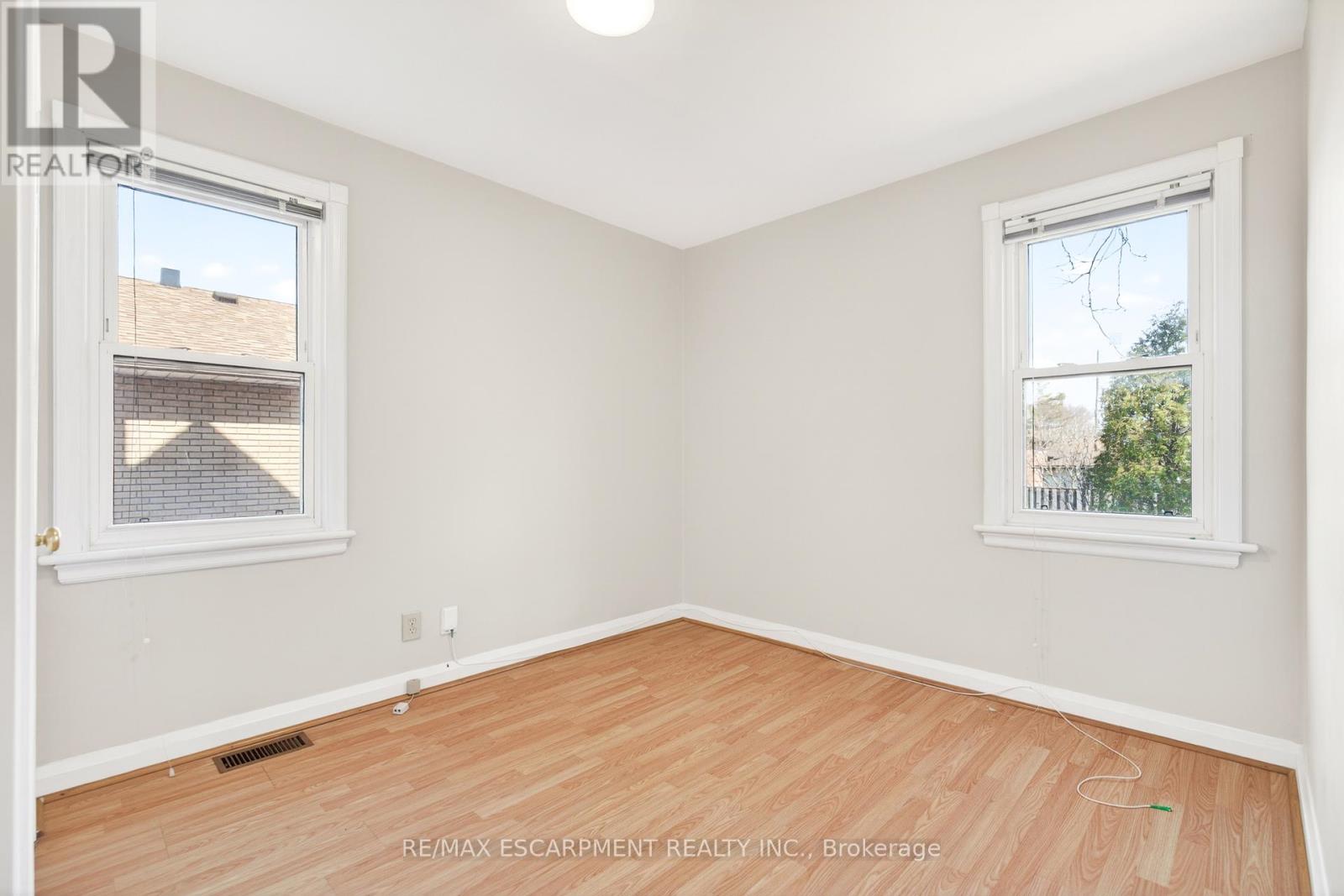 269 Queensdale Avenue E, Hamilton, Ontario  L9A 1L3 - Photo 13 - X12965118