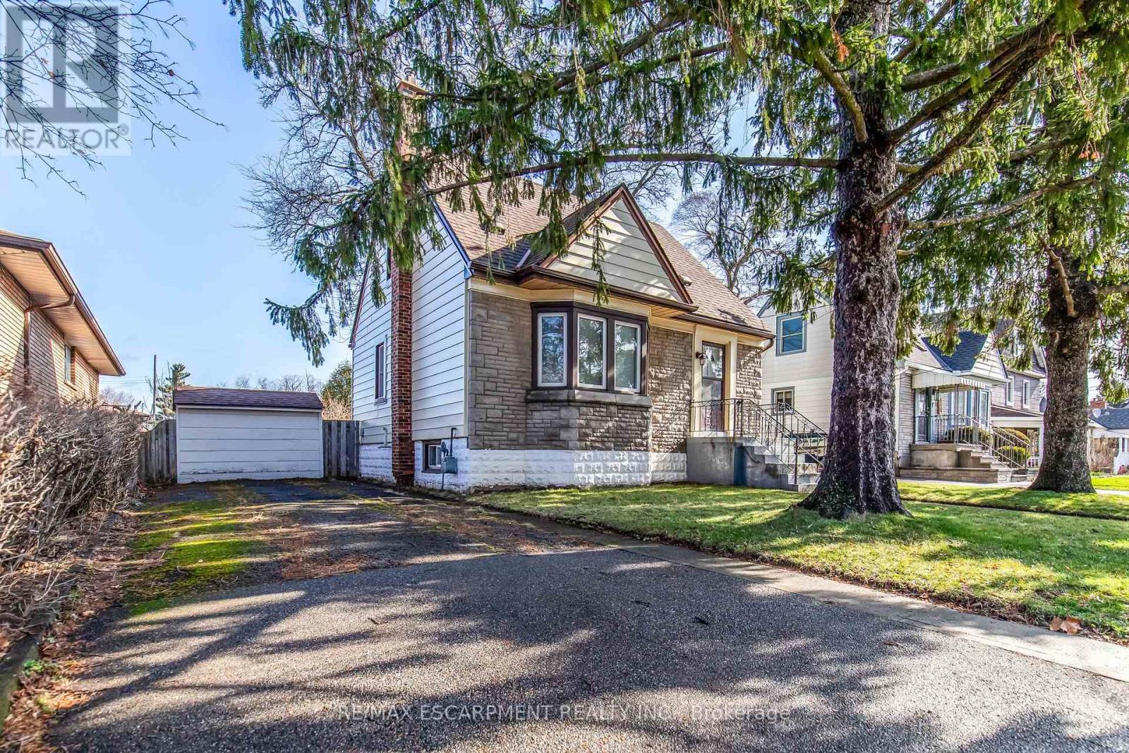 269 Queensdale Avenue E, Hamilton, Ontario  L9A 1L3 - Photo 2 - X12965118