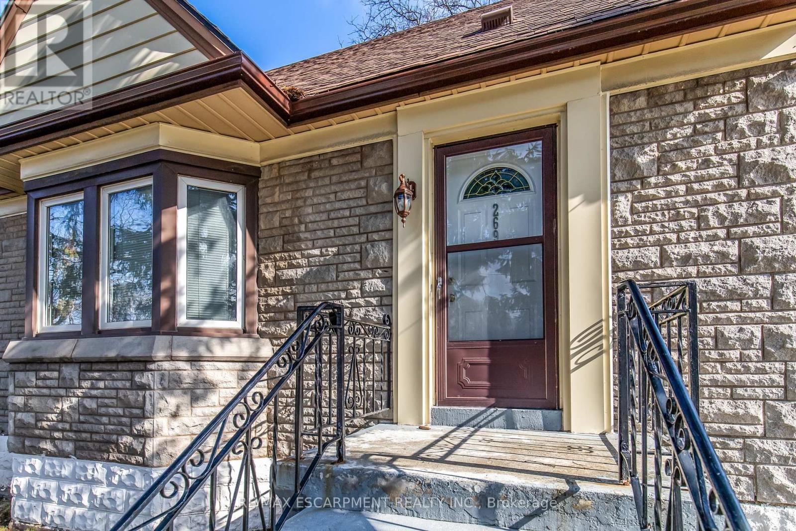 269 Queensdale Avenue E, Hamilton, Ontario  L9A 1L3 - Photo 3 - X12965118