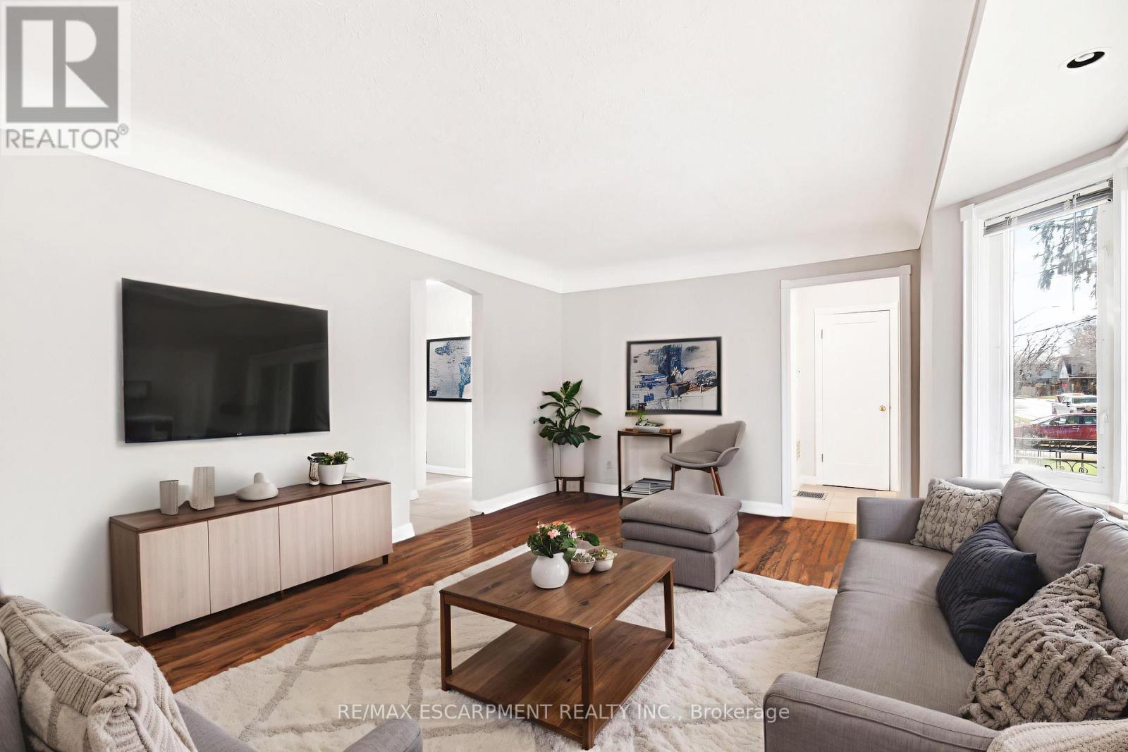 269 Queensdale Avenue E, Hamilton, Ontario  L9A 1L3 - Photo 8 - X12965118