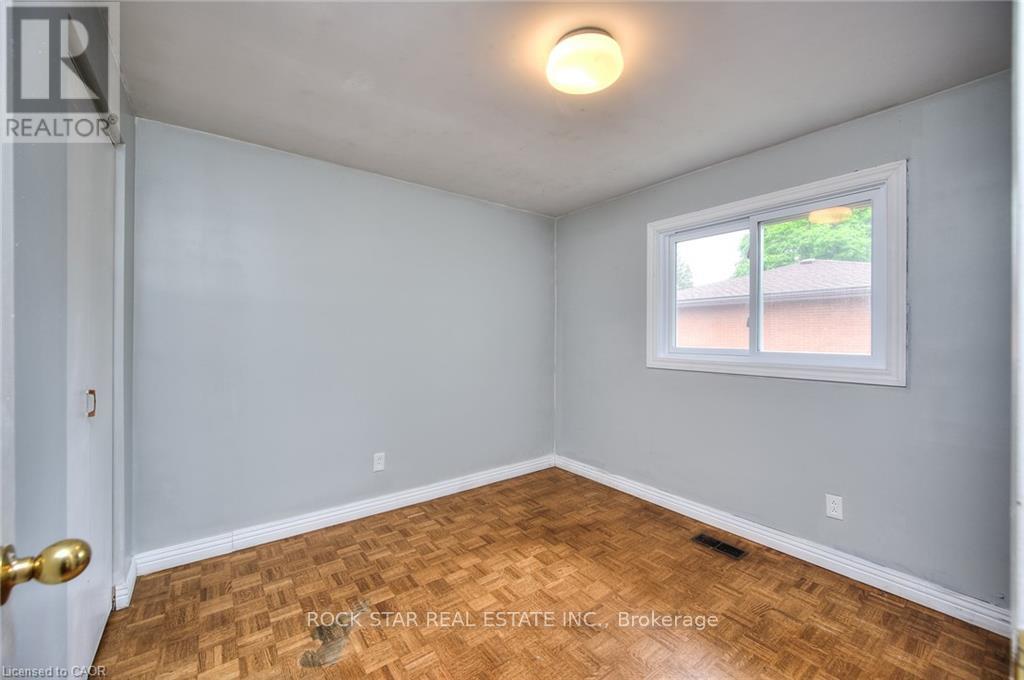 196 Walker Street, Cambridge, Ontario  N3C 2C2 - Photo 13 - X12965154