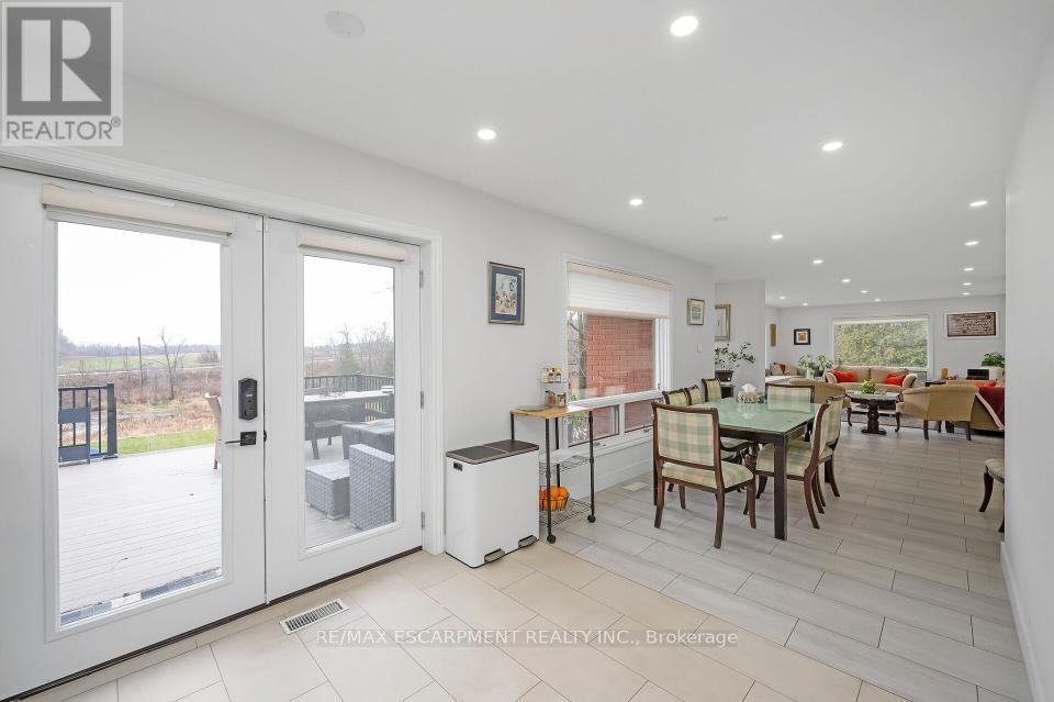 491 Highway 5 W, Hamilton, Ontario  L9H 5E2 - Photo 13 - X12965246