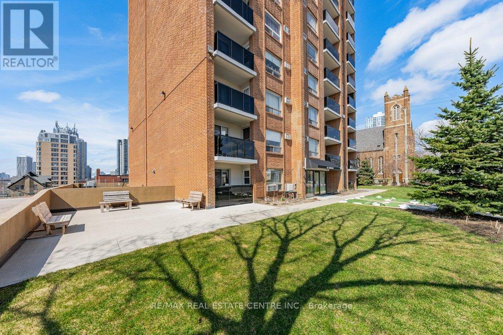 506 - 64 Benton Street, Kitchener, Ontario N2G 4L9 - Photo 5 - X12965260