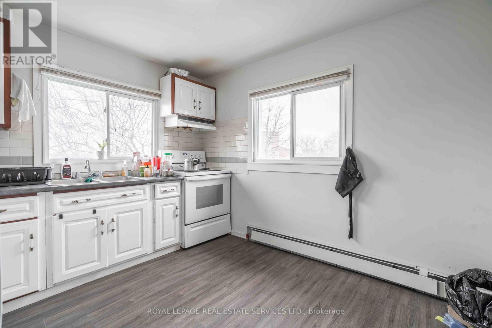 108 Queenston Street, St. Catharines, Ontario  L2R 2Z3 - Photo 15 - X12965296