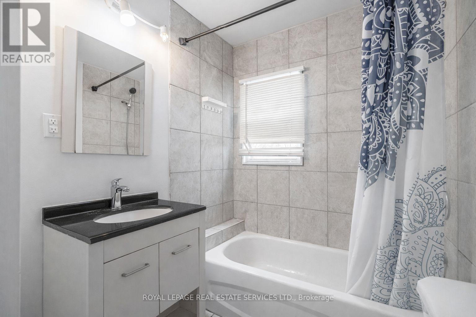 108 Queenston Street, St. Catharines, Ontario  L2R 2Z3 - Photo 18 - X12965296