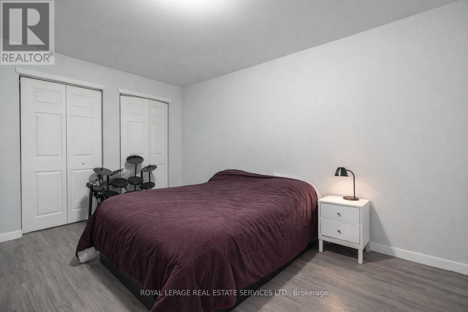 108 Queenston Street, St. Catharines, Ontario  L2R 2Z3 - Photo 5 - X12965296