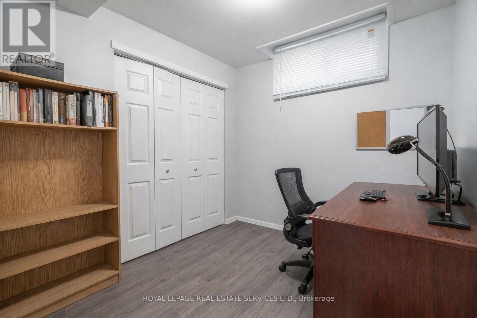 108 Queenston Street, St. Catharines, Ontario  L2R 2Z3 - Photo 7 - X12965296