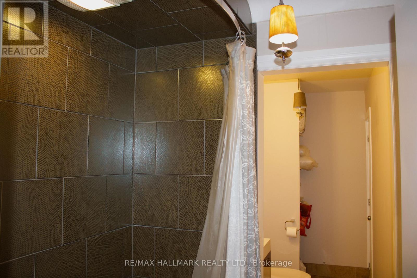 122 Ridgeway Road, Fort Erie, Ontario  L0S 1B0 - Photo 22 - X12965298