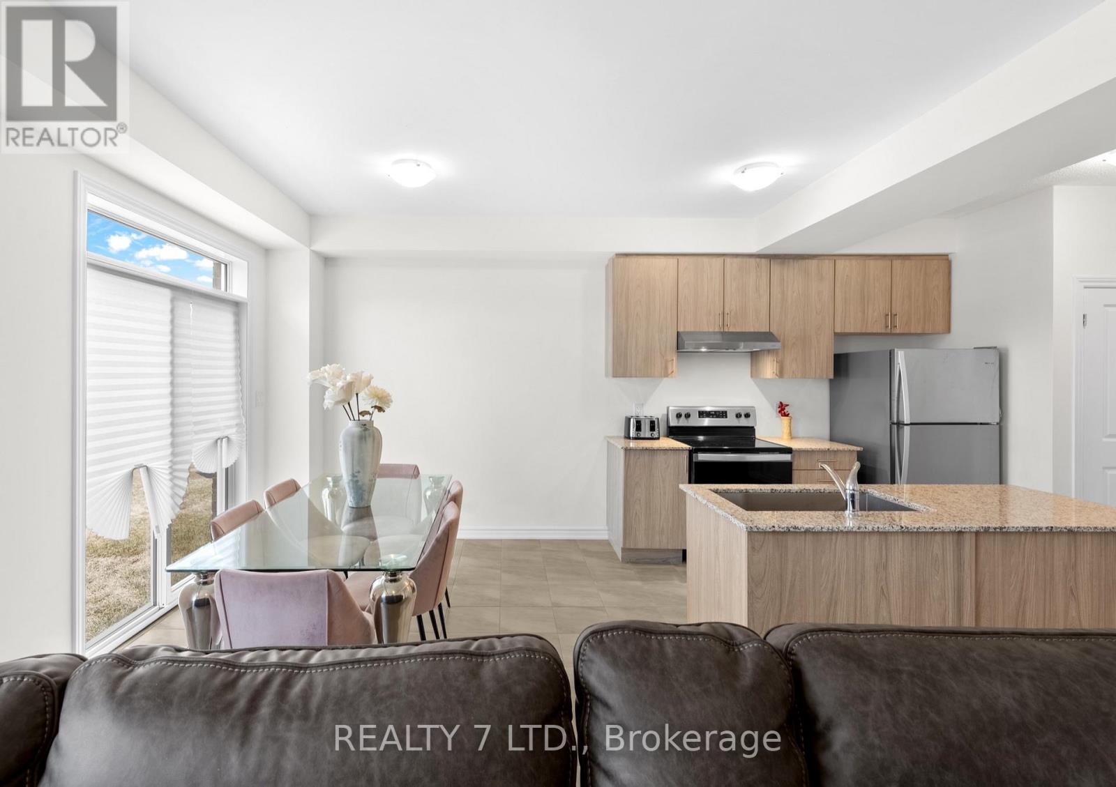 32 Hillcroft Way, Kawartha Lakes, Ontario  K0M 1A0 - Photo 14 - X12965302