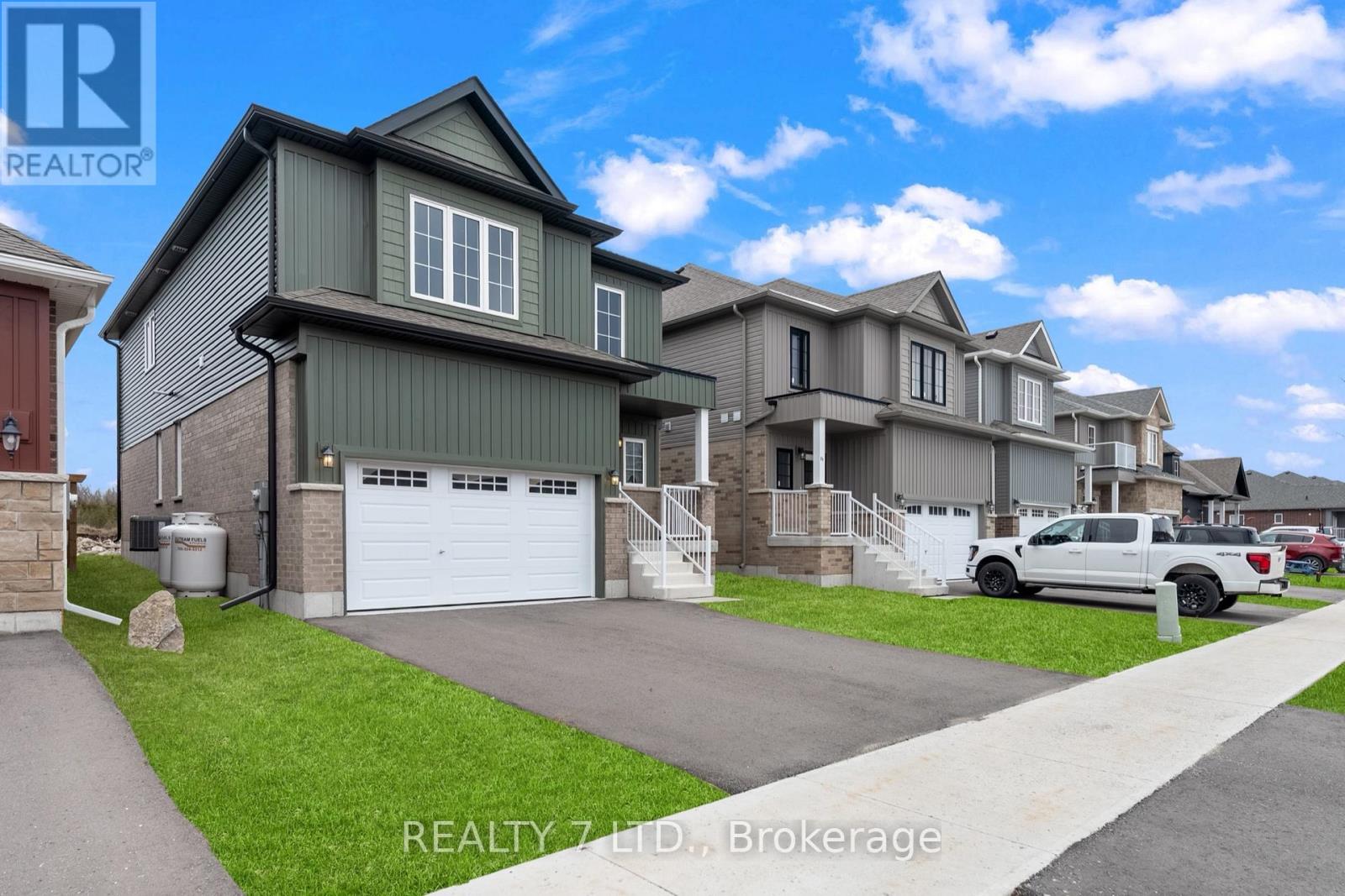 32 Hillcroft Way, Kawartha Lakes, Ontario  K0M 1A0 - Photo 2 - X12965302