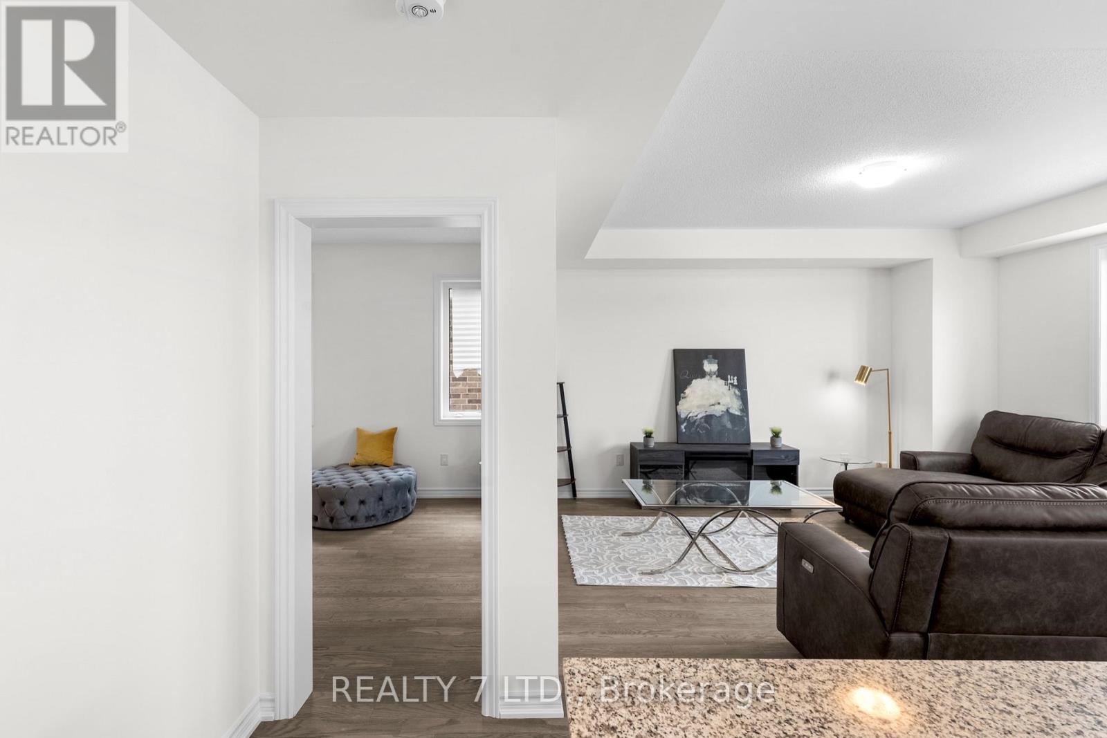 32 Hillcroft Way, Kawartha Lakes, Ontario  K0M 1A0 - Photo 21 - X12965302