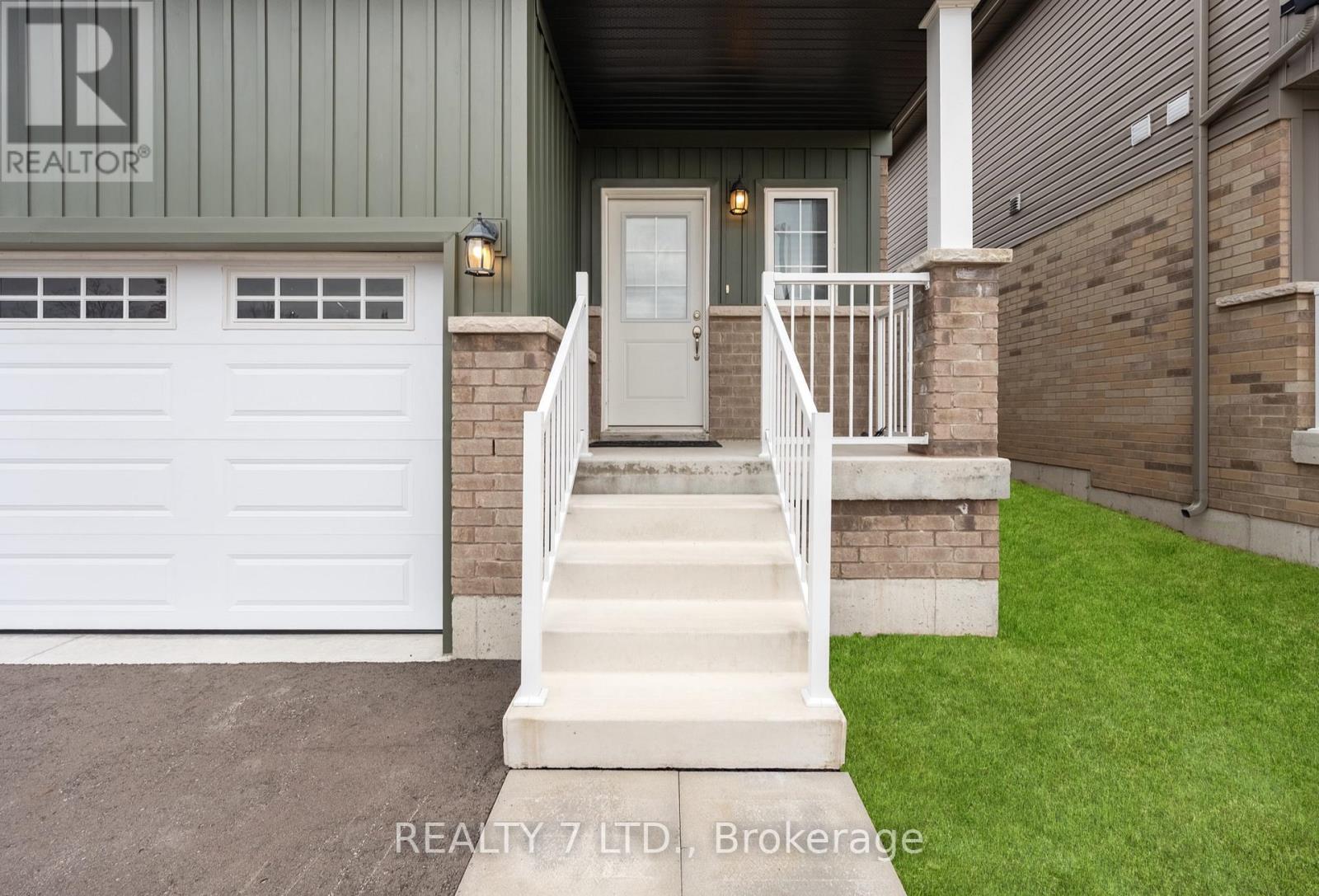 32 Hillcroft Way, Kawartha Lakes, Ontario  K0M 1A0 - Photo 4 - X12965302