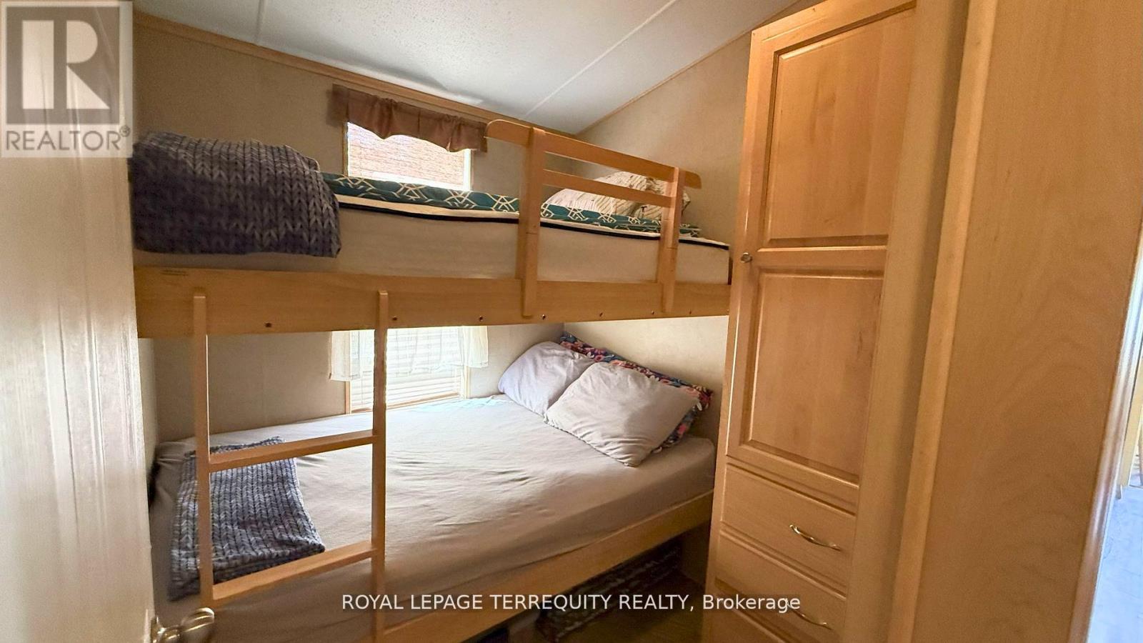 328 Rockview, Selwyn, Ontario  K0L 2H0 - Photo 12 - X12965348