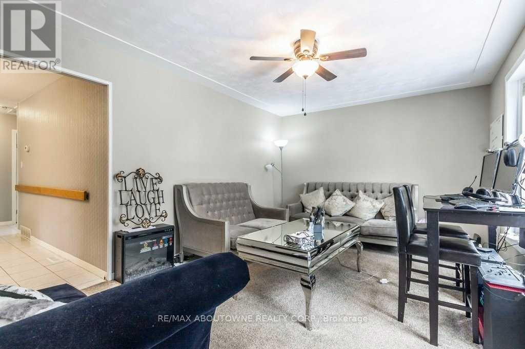 Upper - 50 Ridgewood Avenue, Guelph, Ontario  N1H 6C5 - Photo 11 - X12965392