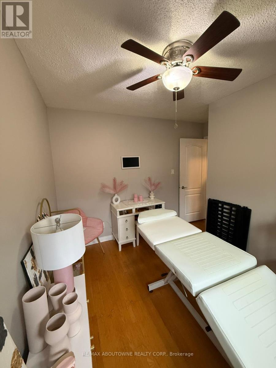 Upper - 50 Ridgewood Avenue, Guelph, Ontario  N1H 6C5 - Photo 17 - X12965392