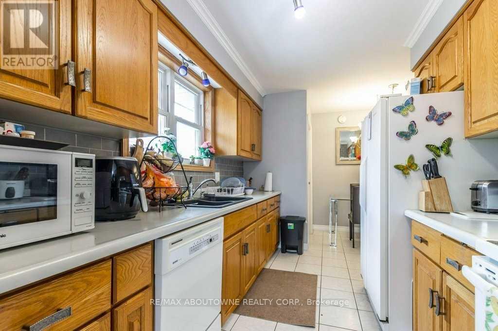 Upper - 50 Ridgewood Avenue, Guelph, Ontario  N1H 6C5 - Photo 6 - X12965392