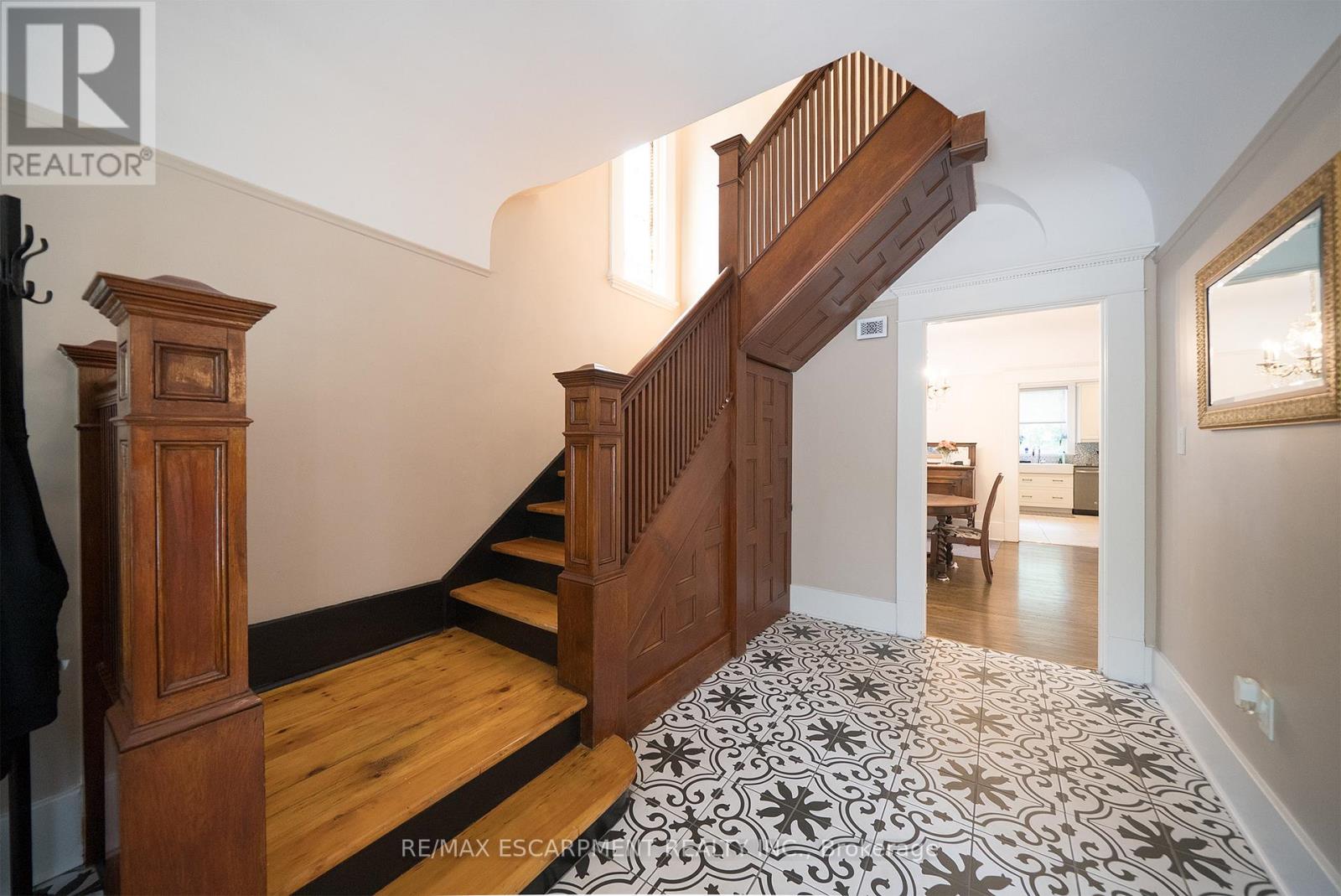 8 William Street, Brantford, Ontario  N3T 3K1 - Photo 5 - X12965410