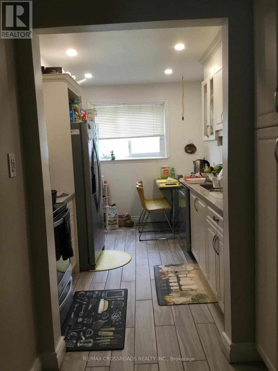 28 Scotney Grove, Toronto, Ontario  M1B 2S4 - Photo 5 - E12960928