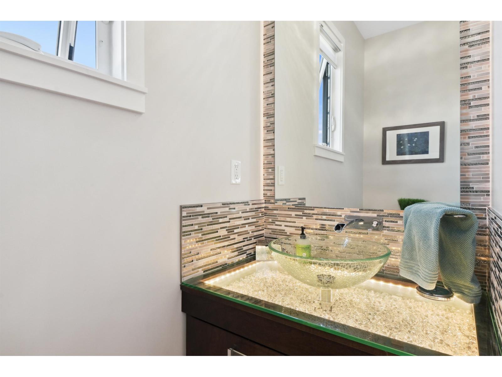 15095 Royal Avenue, White Rock, British Columbia  V4B 1M1 - Photo 12 - R3099935