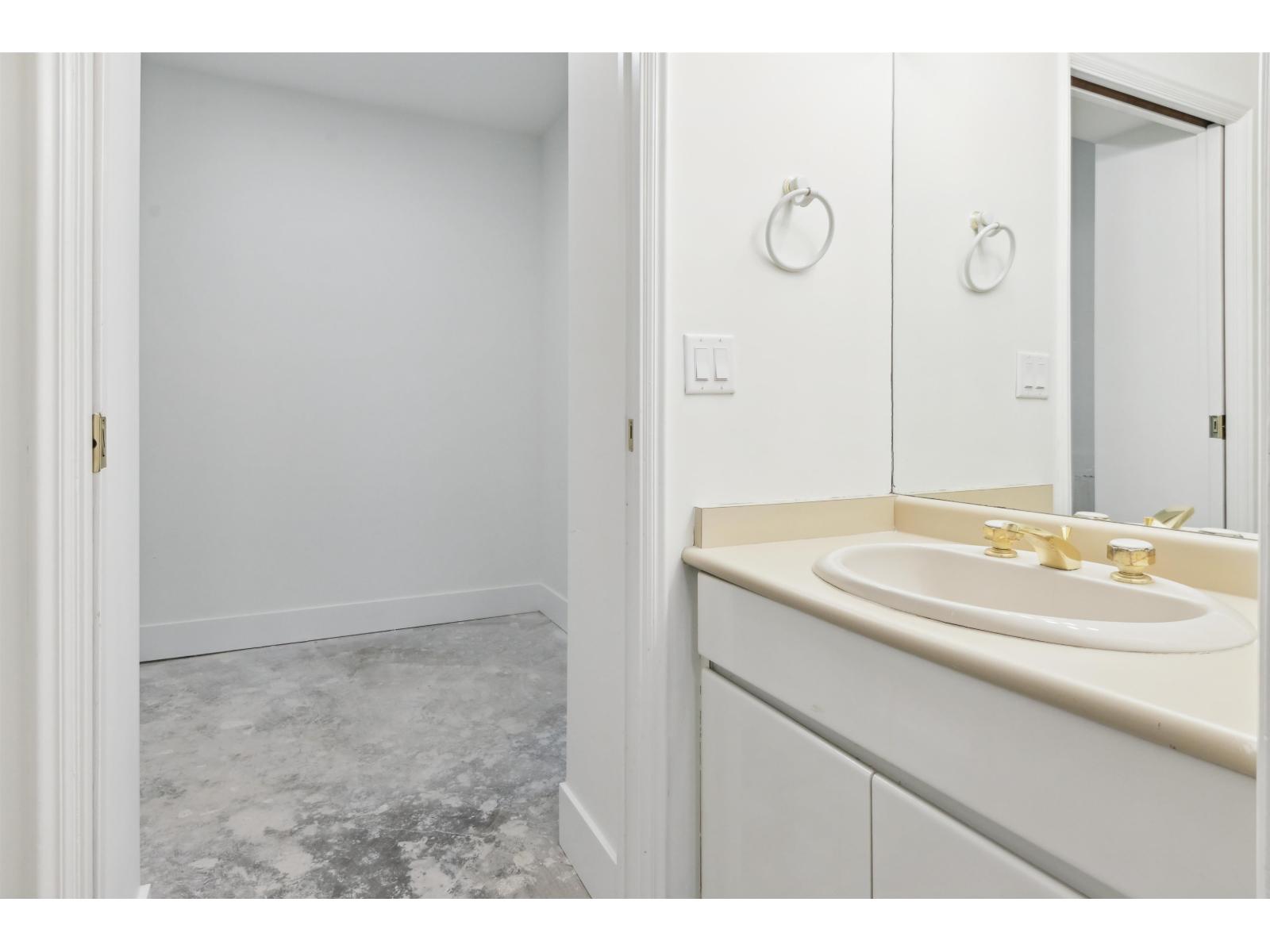 15095 Royal Avenue, White Rock, British Columbia  V4B 1M1 - Photo 26 - R3099935